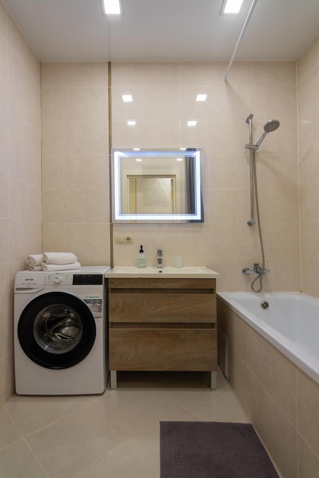 Avalon Premium Two Bedrooms Apartment Lviv Bagian luar foto